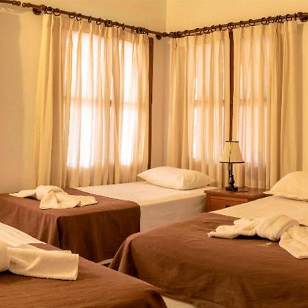 Hotel Mami Vilma Roboré Екстериор снимка